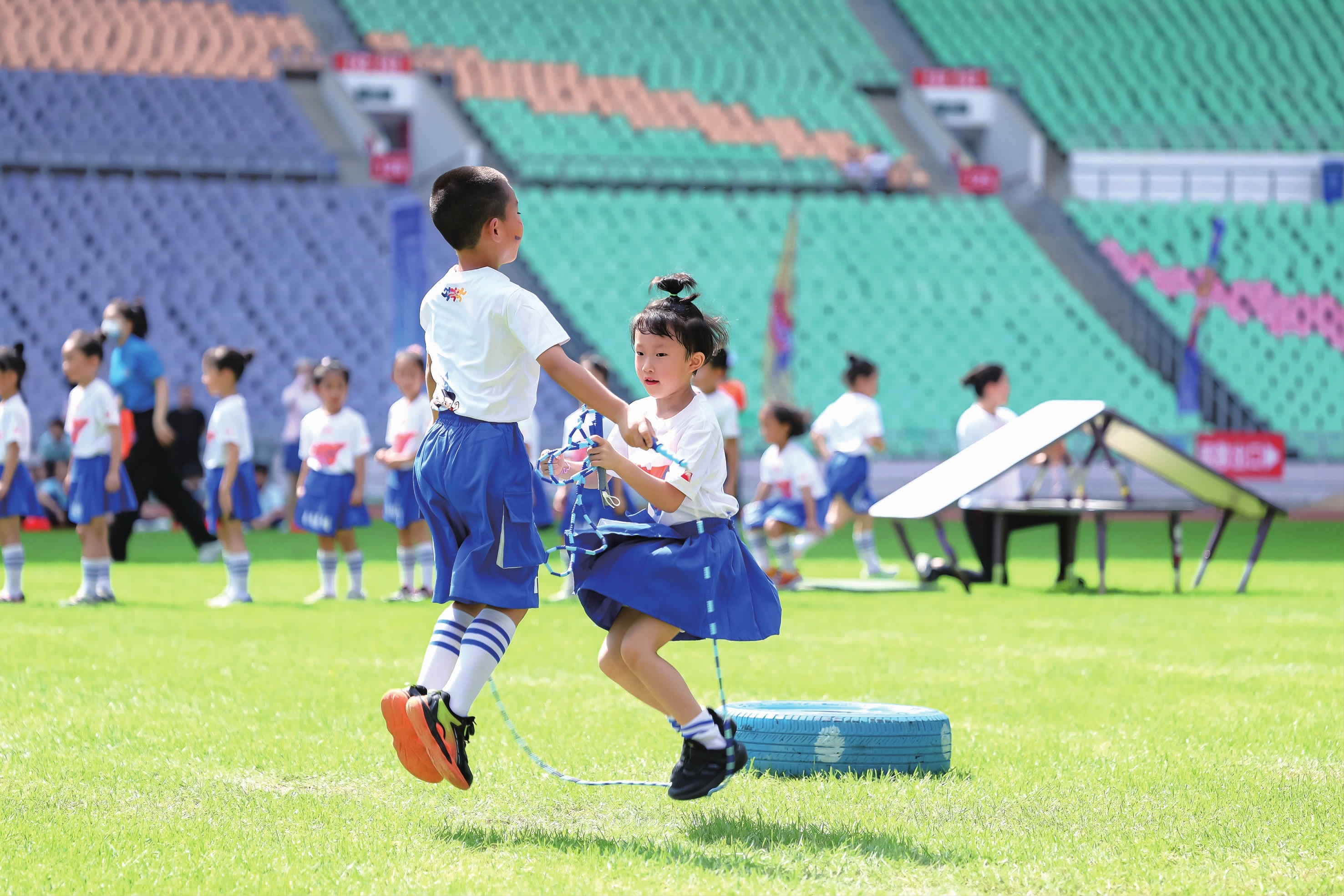 记者：澳足协将全力支持澳超二级联赛，不担心资金上的亏损